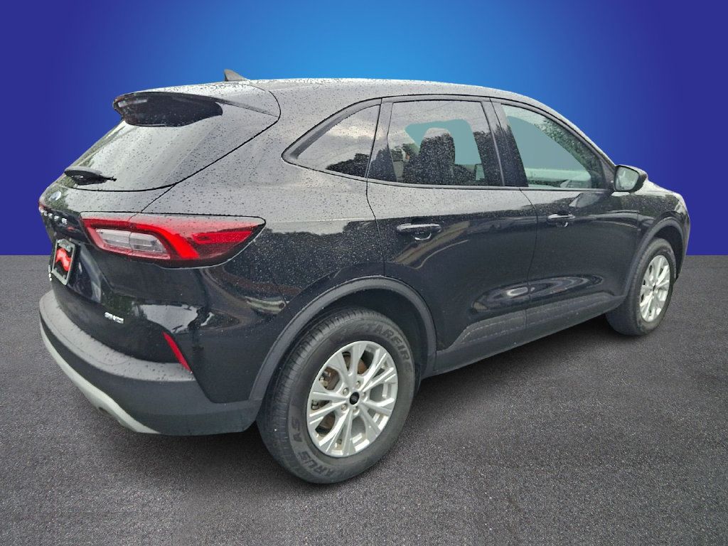 Used 2025 Ford Escape Active AWD/4WD image 4