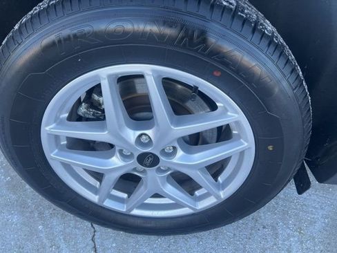 Used 2023 Ford Edge SEL image 11