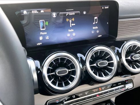 New 2026 Mercedes-Benz GLB 250 4MATIC image 7