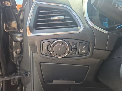 Used 2019 Ford Edge Titanium AWD/4WD image 25