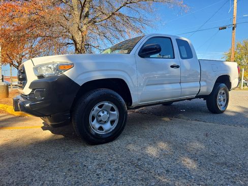 Used 2019 Toyota Tacoma SR image 58