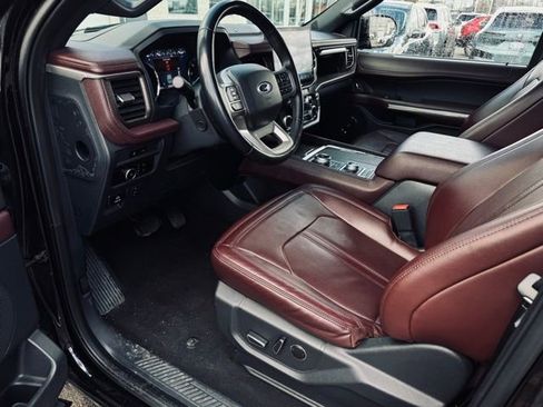 Used 2024 Ford Expedition Limited image 22