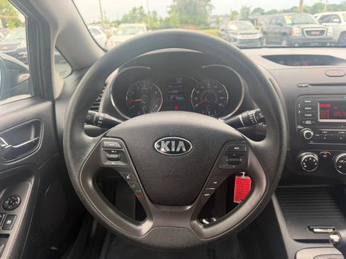 Used 2016 Kia Forte LX FWD image 17