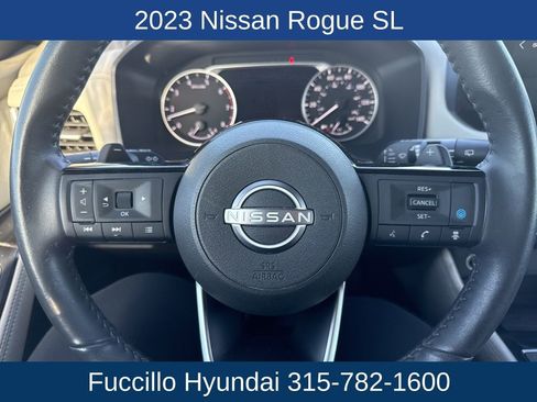 Used 2023 Nissan Rogue SL w/ SL Premium Package image 15