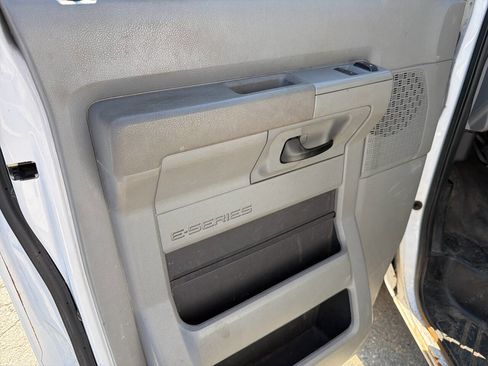 Used 2013 Ford E-250 and Econoline 250 w/ Commercial Cargo Van Pkg image 10