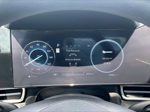 Used 2024 Hyundai Elantra SEL FWD image 12