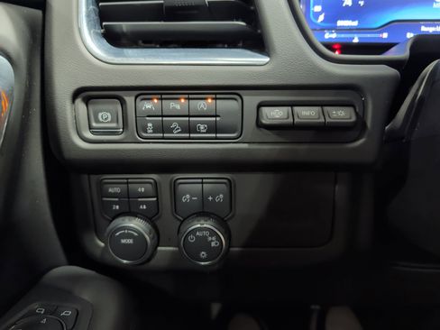 Used 2023 Chevrolet Tahoe High Country image 11