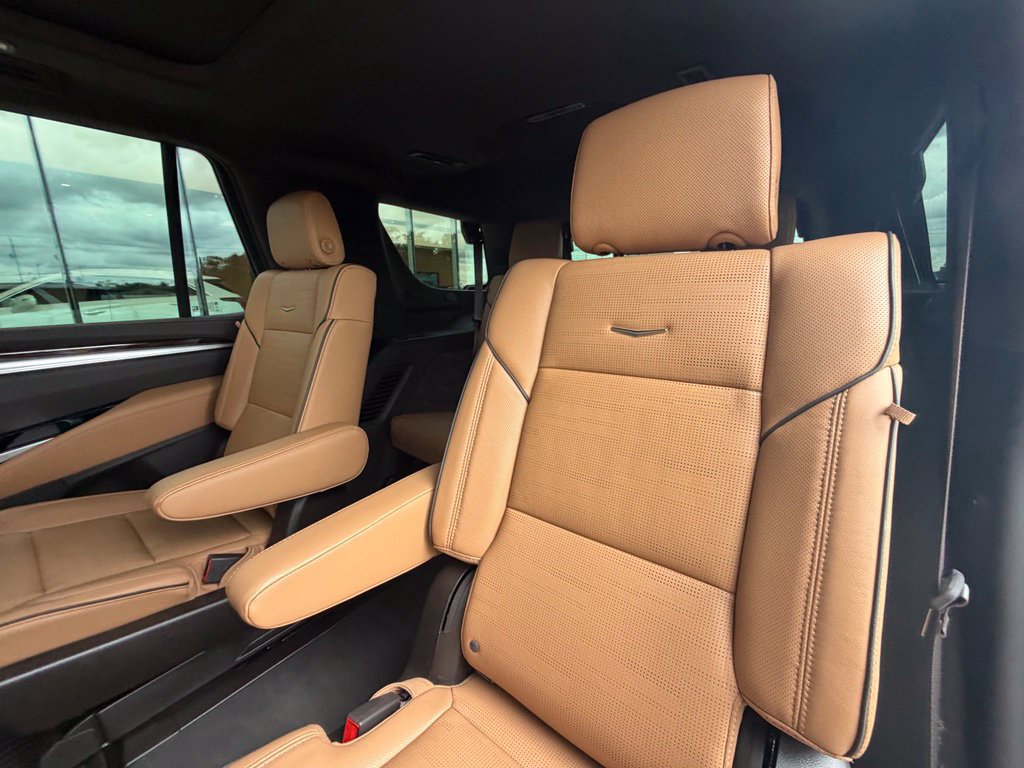 Used 2025 Cadillac Escalade Premium Luxury w/ Touring Package AWD/4WD image 22