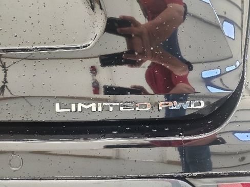 Used 2025 Toyota Highlander Limited AWD/4WD image 25