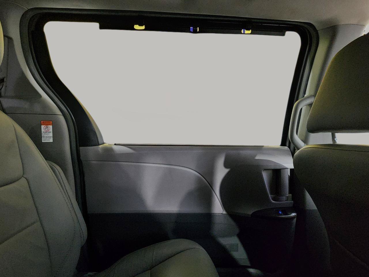 Used 2017 Toyota Sienna XLE AWD/4WD image 30