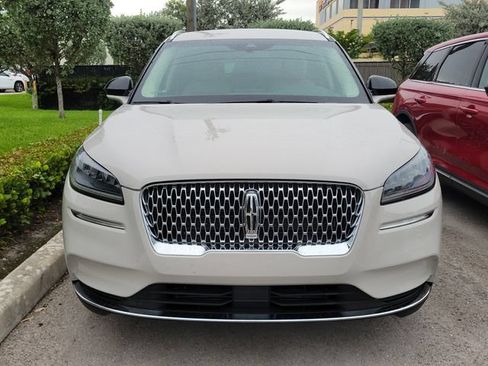 Certified 2022 Lincoln Corsair FWD w/ Equipment Group 101A image 2