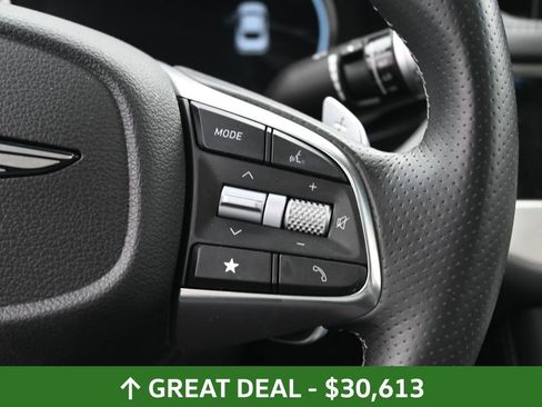 Used 2025 Genesis G70 2.5T AWD/4WD image 25
