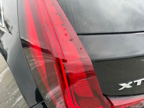 Certified 2023 Cadillac XT4 Luxury w/ Cold Weather Package image 10