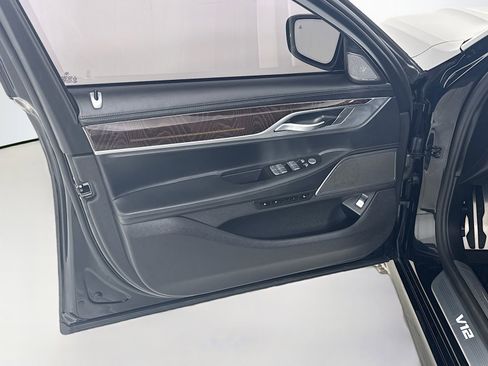 Used 2020 BMW M760i xDrive w/ Luxury Rear Seating Package image 15