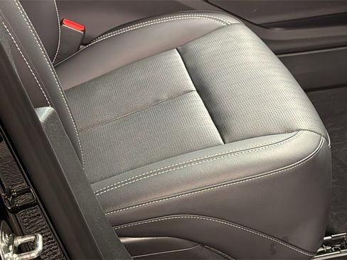 Used 2025 Cadillac Lyriq Sport image 11