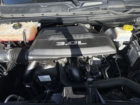 Used 2022 RAM 1500 Rebel AWD/4WD image 17