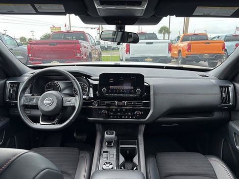 Used 2024 Nissan Pathfinder Rock Creek AWD/4WD image 22