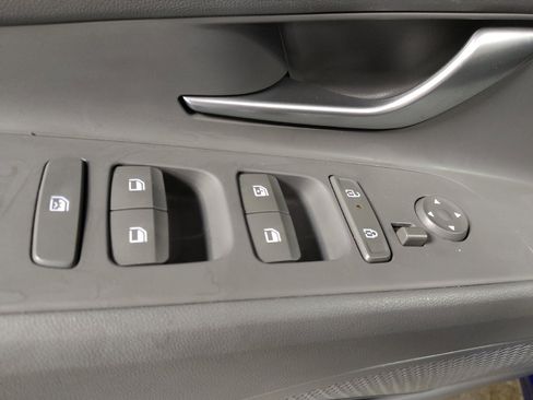 Used 2025 Hyundai Elantra SEL image 27