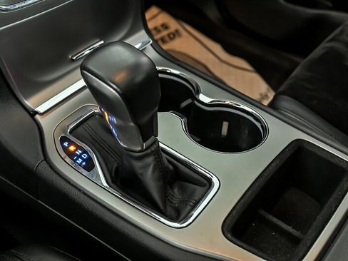 Used 2018 Jeep Grand Cherokee Altitude AWD/4WD image 29
