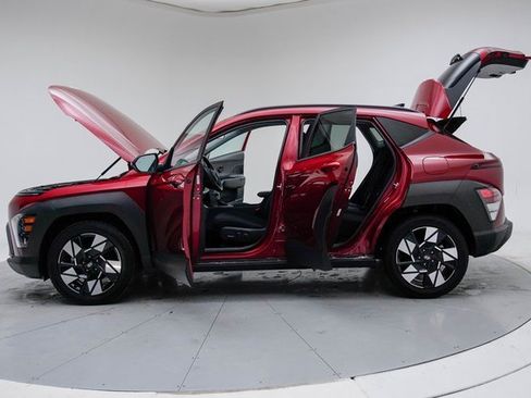 Used 2024 Hyundai Kona SEL image 18