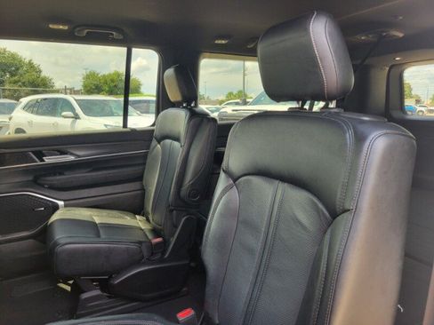 Used 2024 Jeep Wagoneer L Series II w/ Flexible Seating Group RWD image 25
