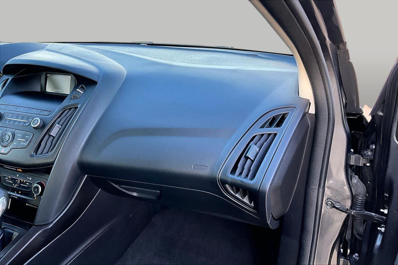 Used 2018 Ford Focus SE w/ Interior Protection Package FWD image 19