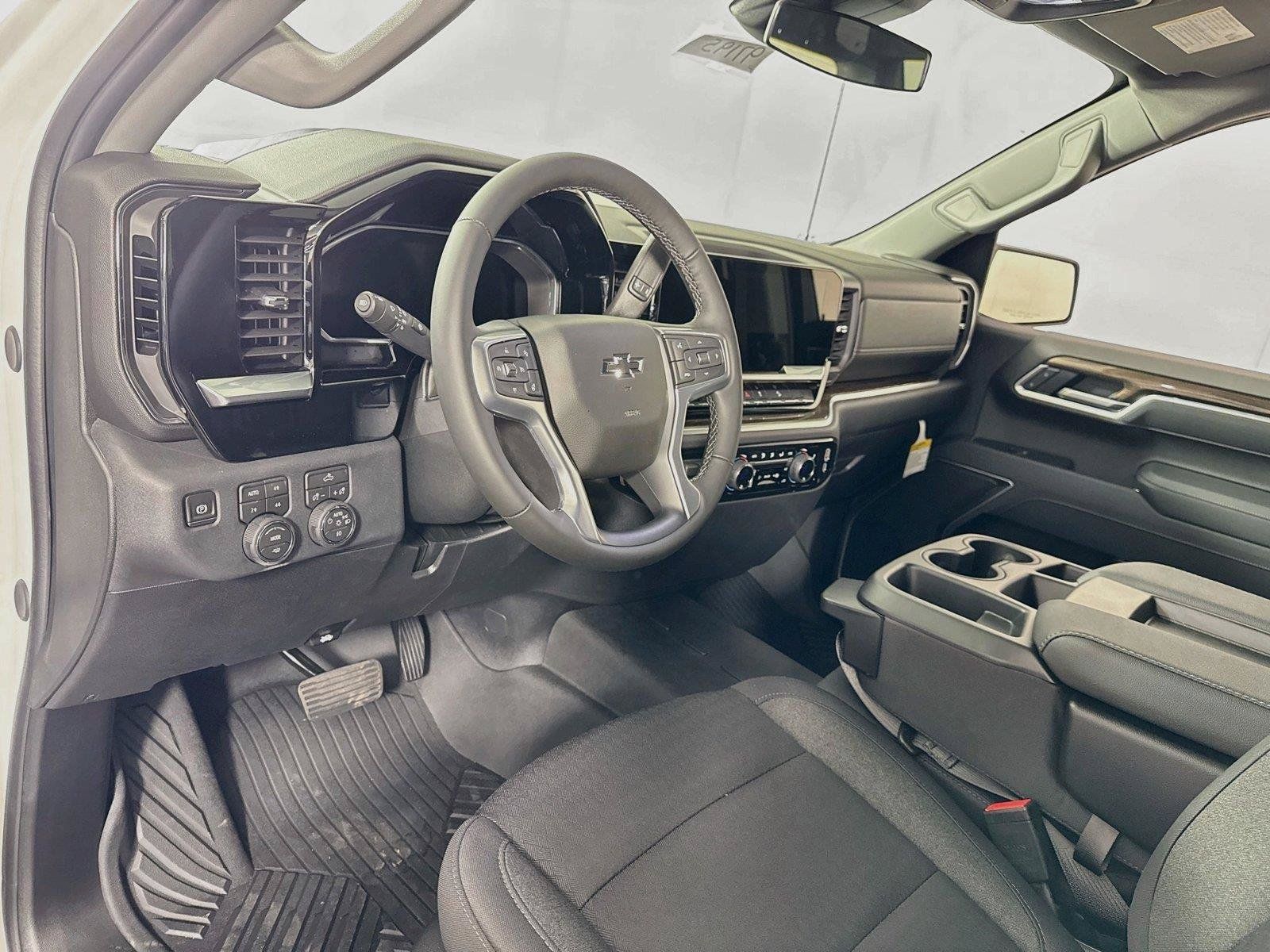 New 2026 Chevrolet Silverado 1500 RST w/ Z71 Off-Road Package AWD/4WD image 3