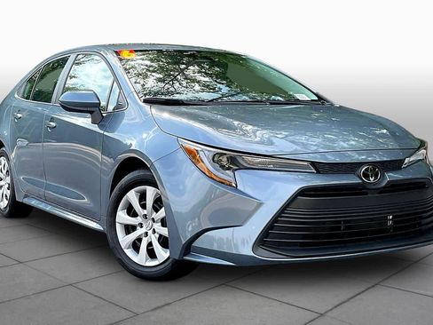 Used 2026 Toyota Corolla LE FWD image 3