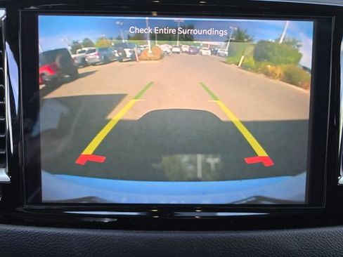 Certified 2022 Chrysler Pacifica Touring-L FWD image 10
