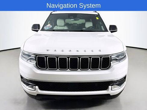 Used 2025 Jeep Wagoneer 4WD image 2