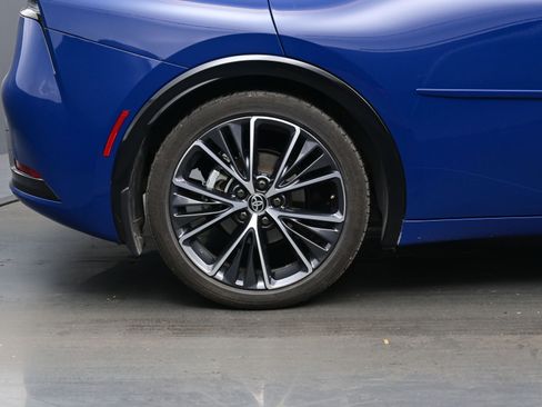 Used 2024 Toyota Prius XLE image 9