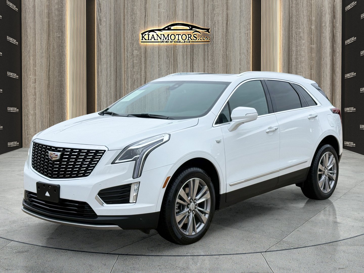 Used 2024 Cadillac XT5 Premium Luxury FWD image 3