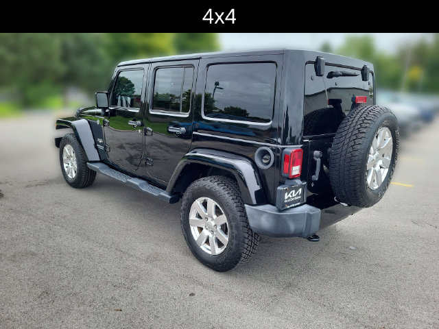 Used 2016 Jeep Wrangler Unlimited Sahara w/ Connectivity Group AWD/4WD image 3