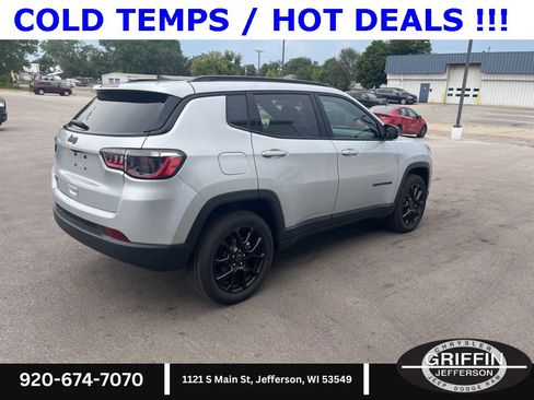 New 2025 Jeep Compass Latitude w/ Sun & Sound Group image 5