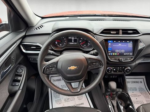 Used 2022 Chevrolet TrailBlazer LT w/ Convenience Package image 12
