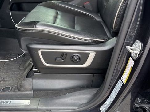Used 2020 RAM 1500 Laramie w/ Sport Appearance Package AWD/4WD image 4