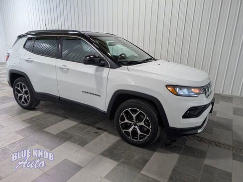 Used 2025 Jeep Compass Limited AWD/4WD image 5