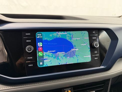 Used 2024 Volkswagen Taos SE image 19