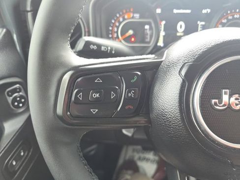 Certified 2025 Jeep Wrangler Rubicon AWD/4WD image 15