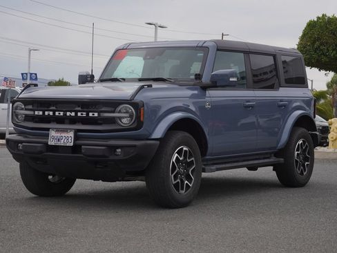 Used 2023 Ford Bronco Outer Banks AWD/4WD image 2