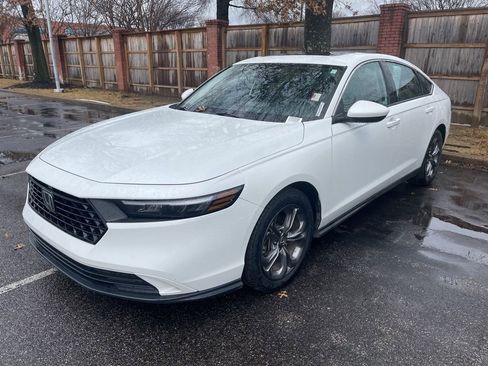 Used 2024 Honda Accord EX image 2