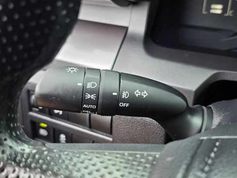 Used 2025 Toyota Tacoma SR5 AWD/4WD image 31
