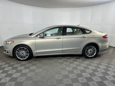 Used 2015 Ford Fusion SE w/ Equipment Group 202A image 6