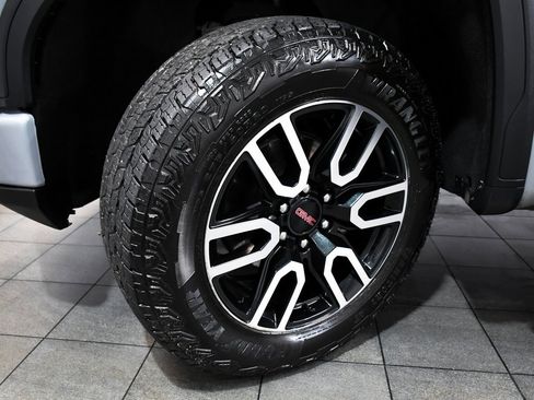 Used 2024 GMC Sierra 1500 AT4 w/ Technology Package image 7