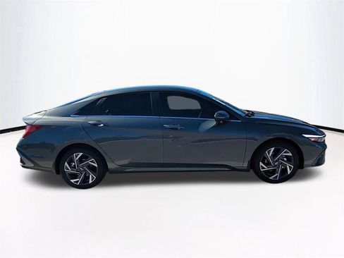 New 2026 Hyundai Elantra Limited image 4