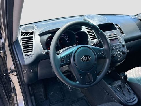 Used 2013 Kia Soul FWD image 7
