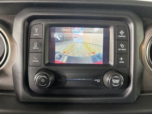 Used 2020 Jeep Gladiator Sport w/ Quick Order Package 24S image 17