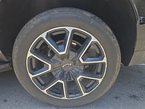 Used 2024 Chevrolet Tahoe RST w/ Luxury Package AWD/4WD image 6