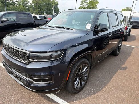 Used 2025 Jeep Grand Wagoneer Series II Obsidian w/ Quick Order Packagew 28T AWD/4WD image 4