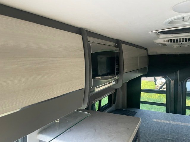 Used 2022 Ford Transit 350 148 High Roof AWD image 8